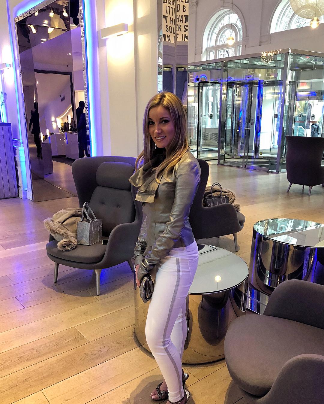 Jen Smith Sexy Pictures Influencers GoneWild