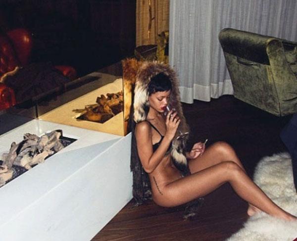 Influencers - Rihanna Leaked Photoshoot Nude Gonewild Set Snake Supermodel Stefanie