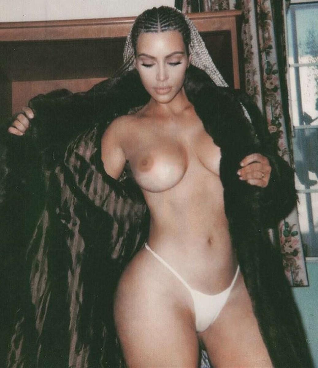 Kardashian shower kim nude Kim Kardashian