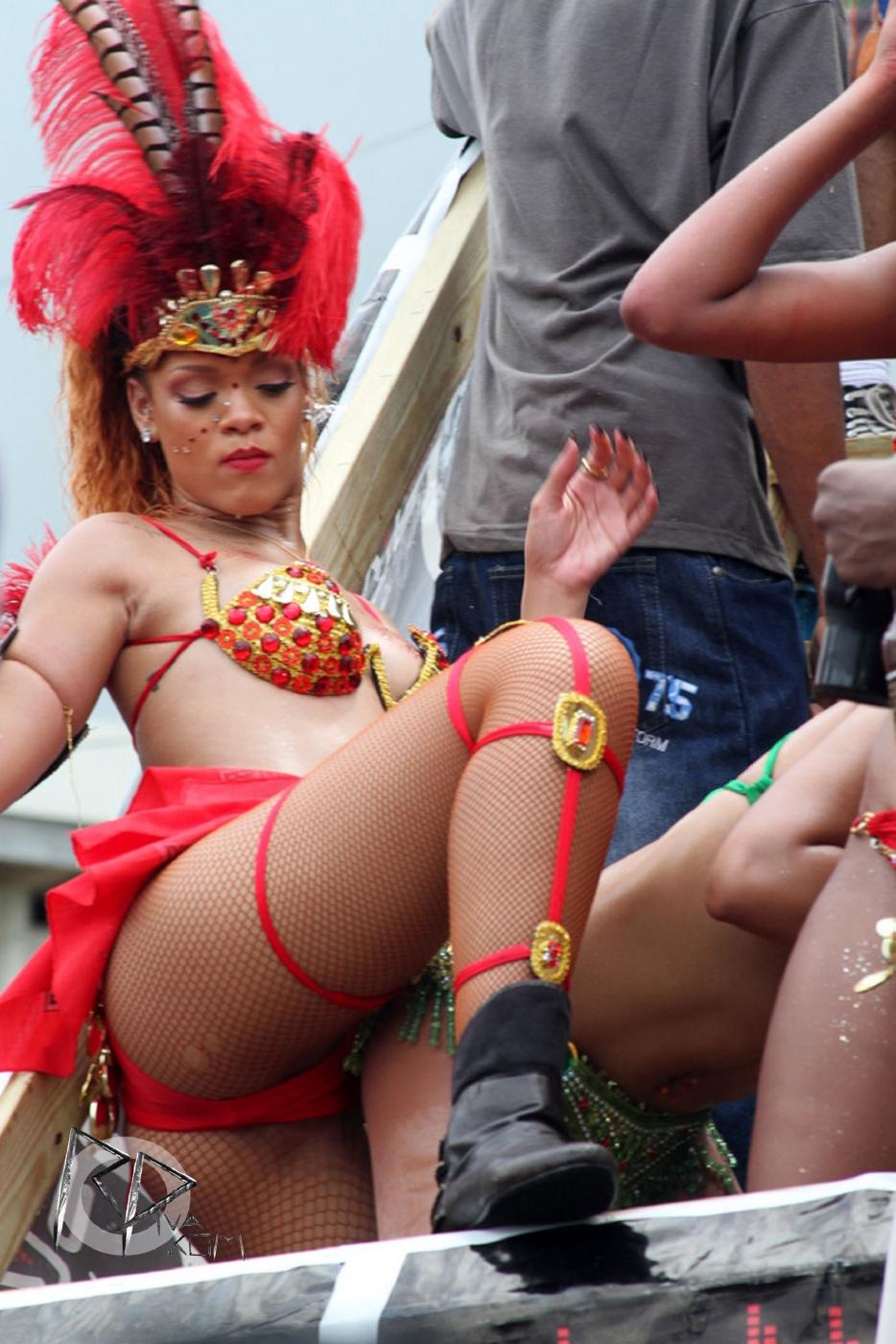 Rihanna Bikini Nip Slip Barbados Festival Photos Leaked - Influencers  GoneWild