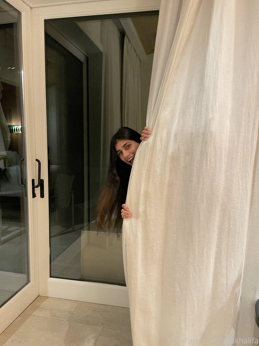 Mia Khalifa Lingerie Xmas Onlyfans Set Leaked - Influencers GoneWild