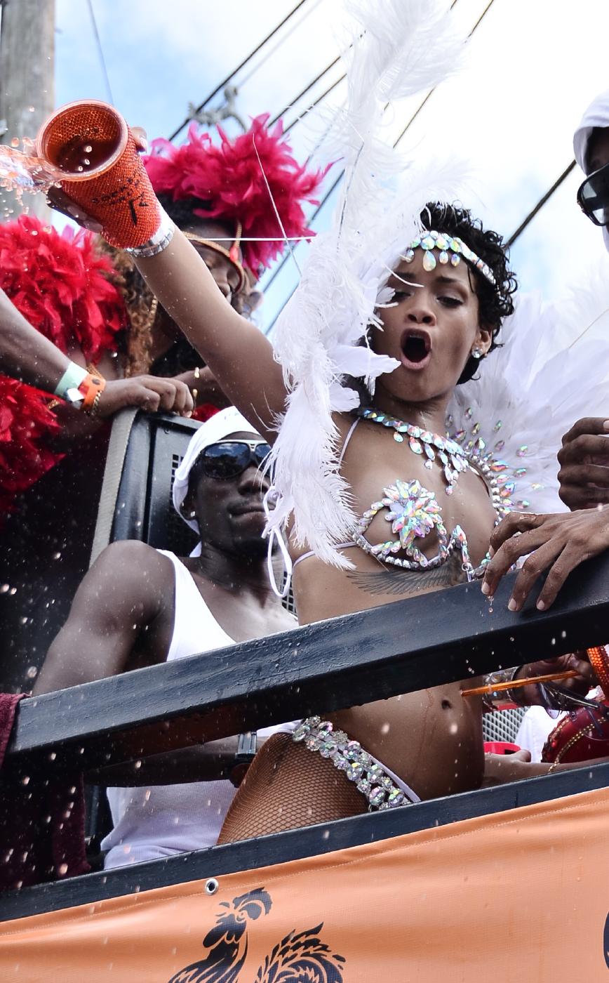 Rihanna Nip Slip Barbados Festival Photos Leaked - Influencers GoneWild