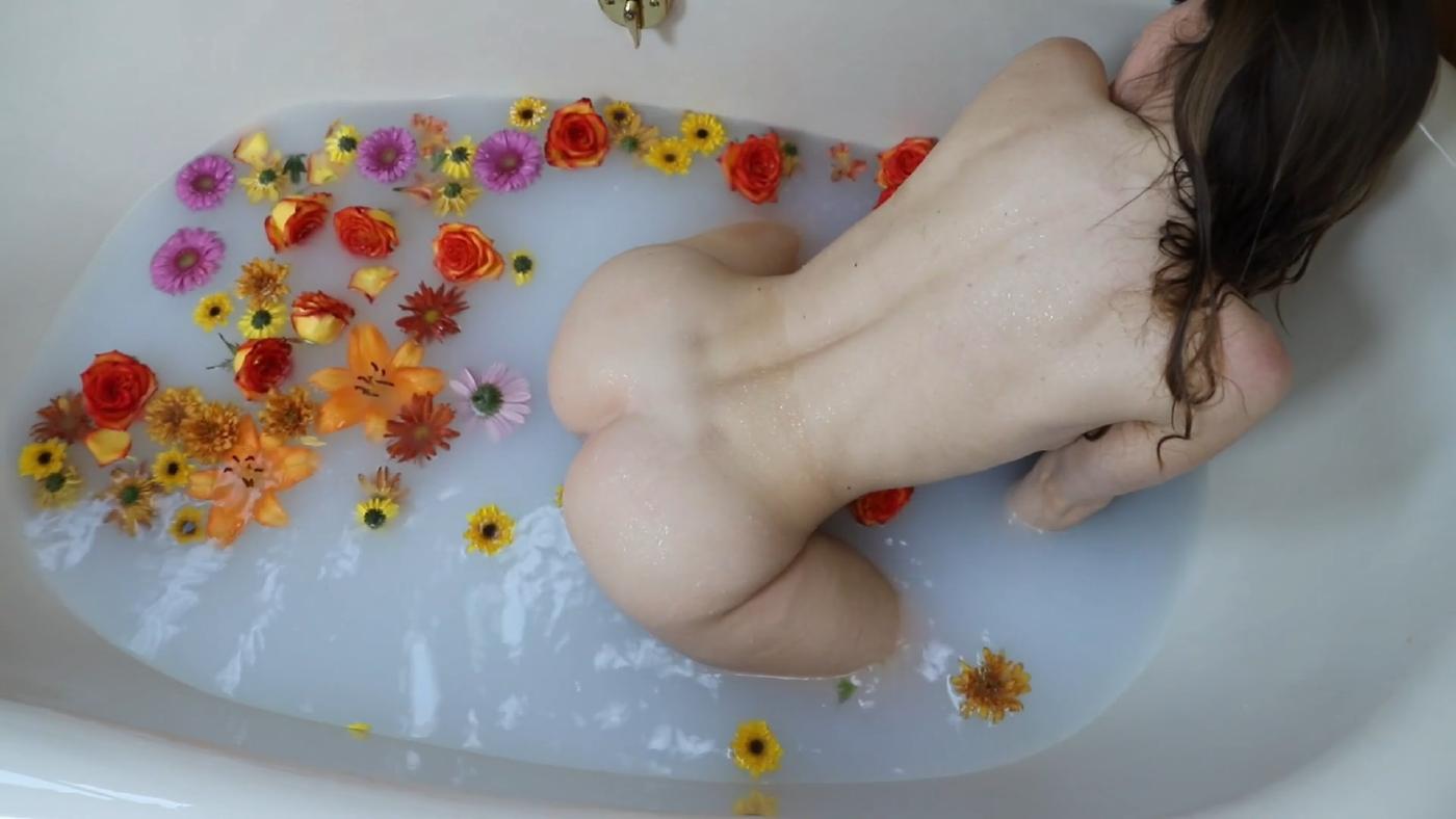 Bathtub Nude