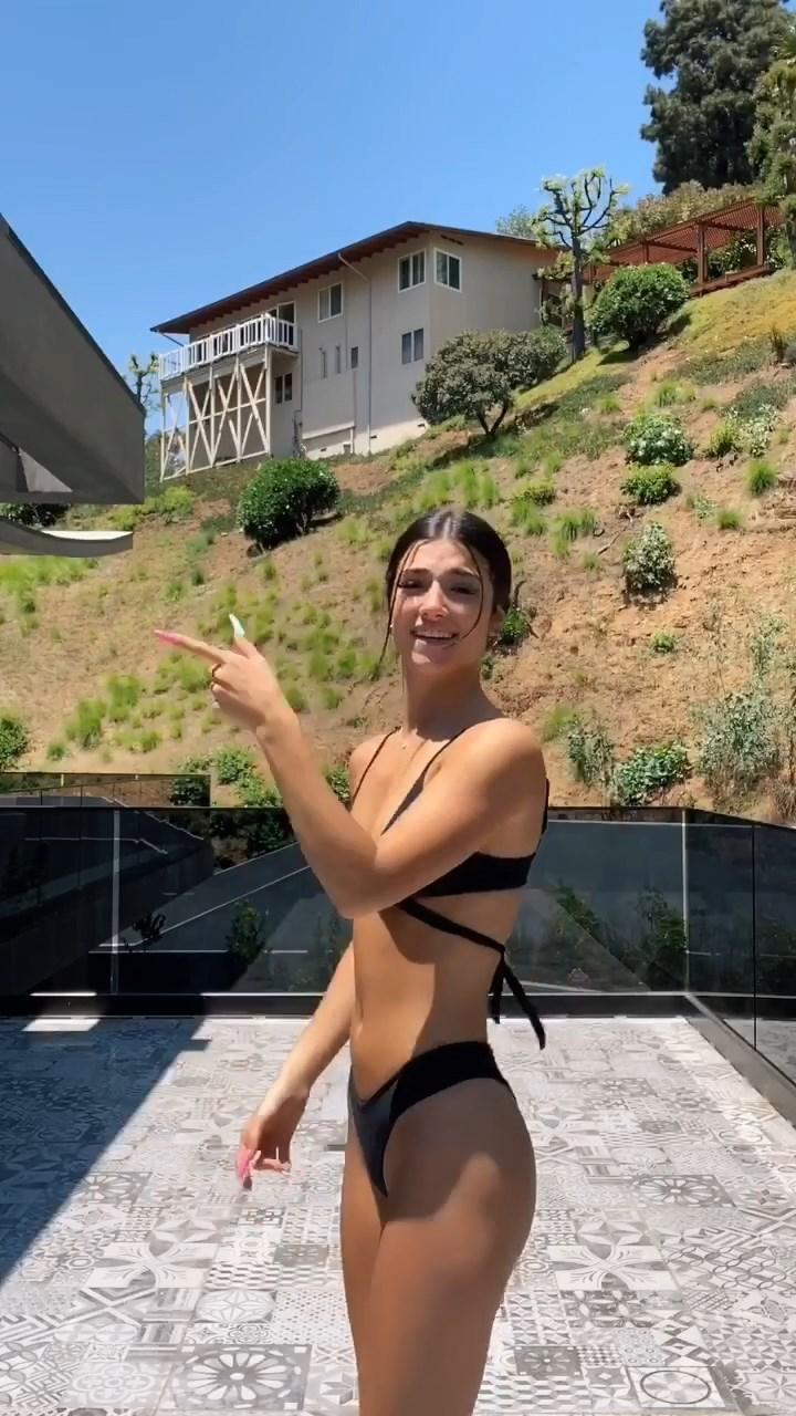 Charli DAmelio Sexy Outdoor Bikini Dance Video Leaked pic pic