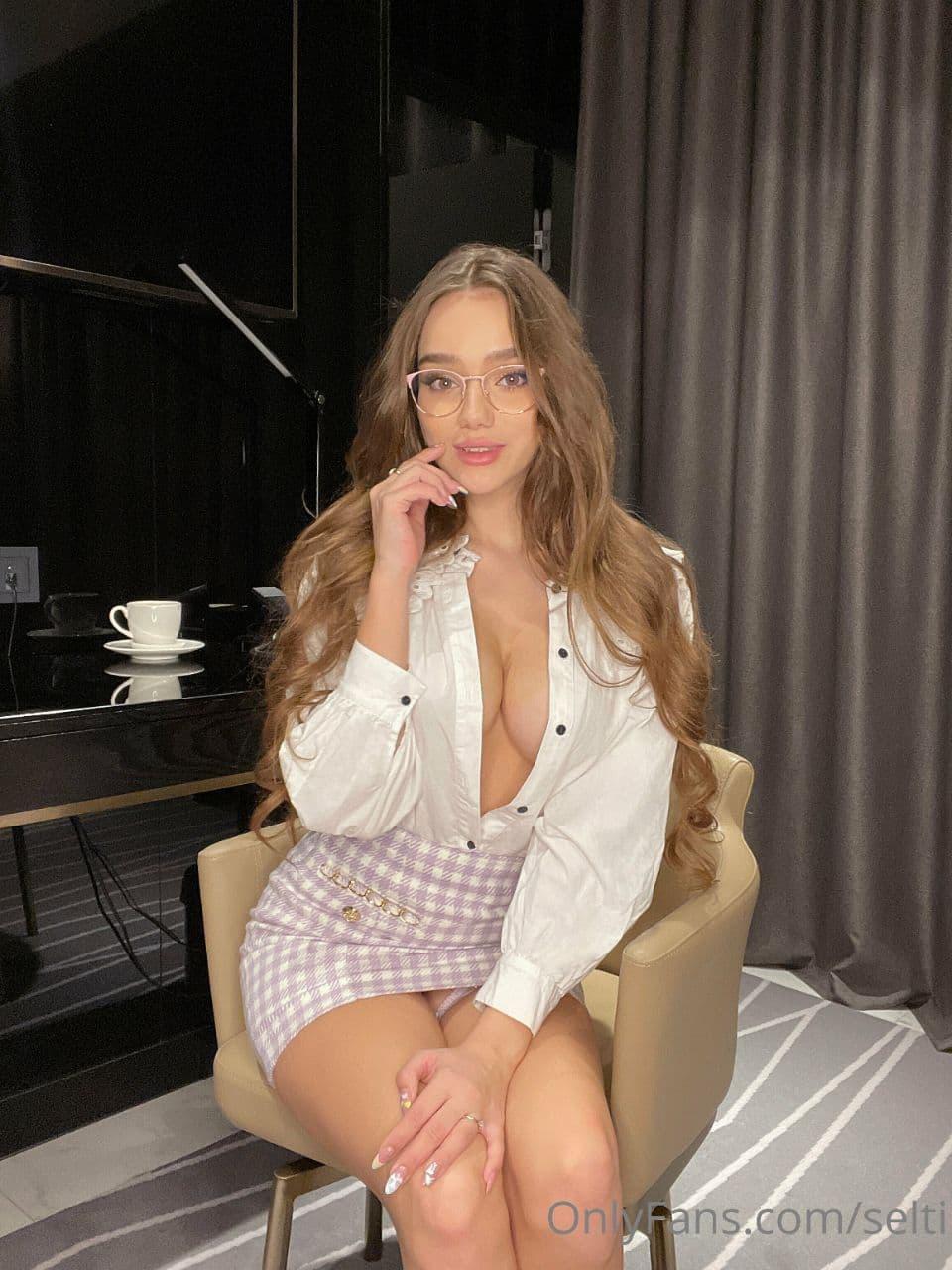 Selti Nude Secretary Skirt Strip Onlyfans Set Leaked - Influencers GoneWild