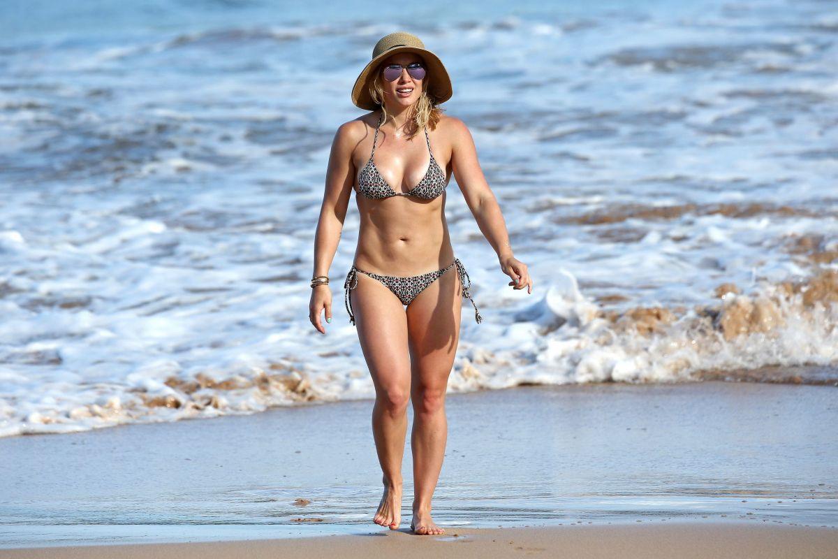 Hilary Duff Paparazzi Bikini Beach Set Leaked - Influencers GoneWild