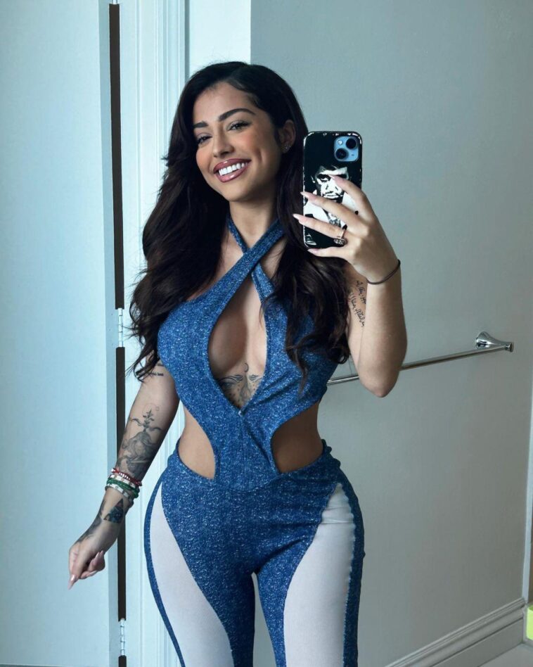 Malu Trevejo Sexy Cleavage Selfies Onlyfans Set Leaked - Influencers