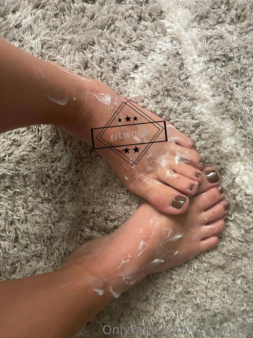 Lizzy Wurst Bare Feet Lotion Onlyfans Set Leaked - Influencers GoneWild