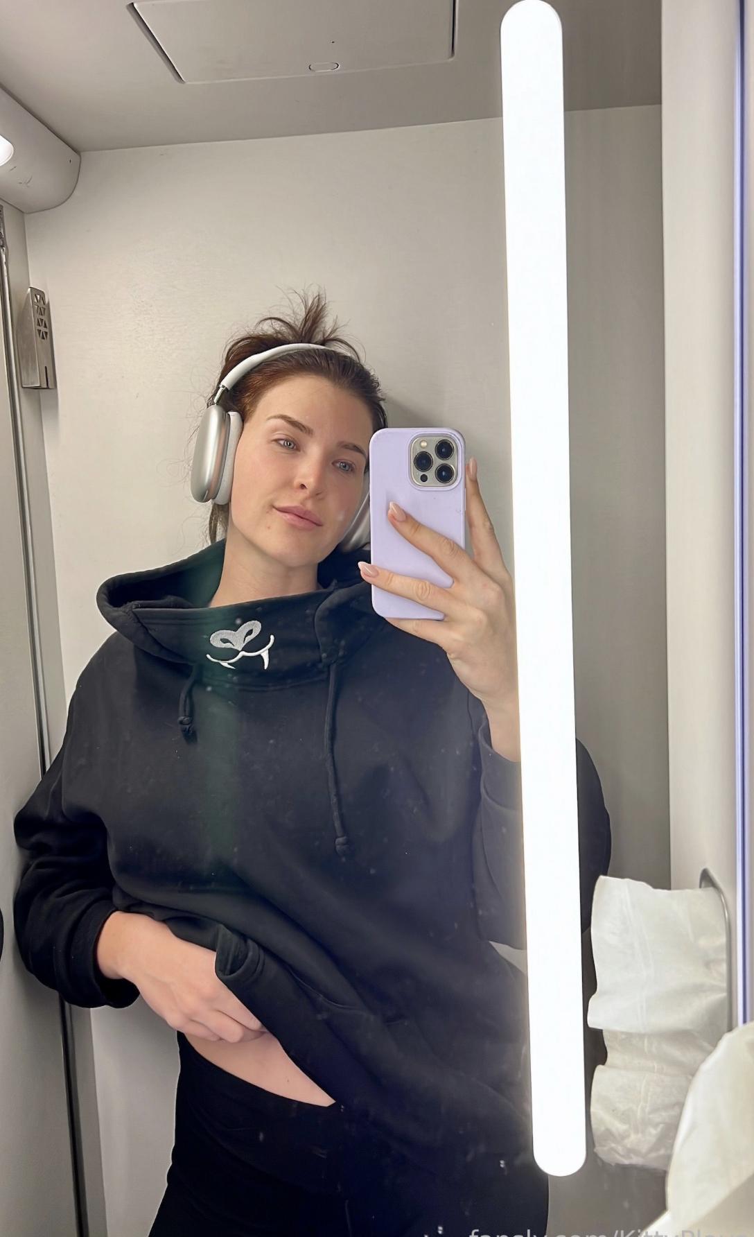 KittyPlays Airplane Bathroom Teasing Fansly Set Leaked - Influencers