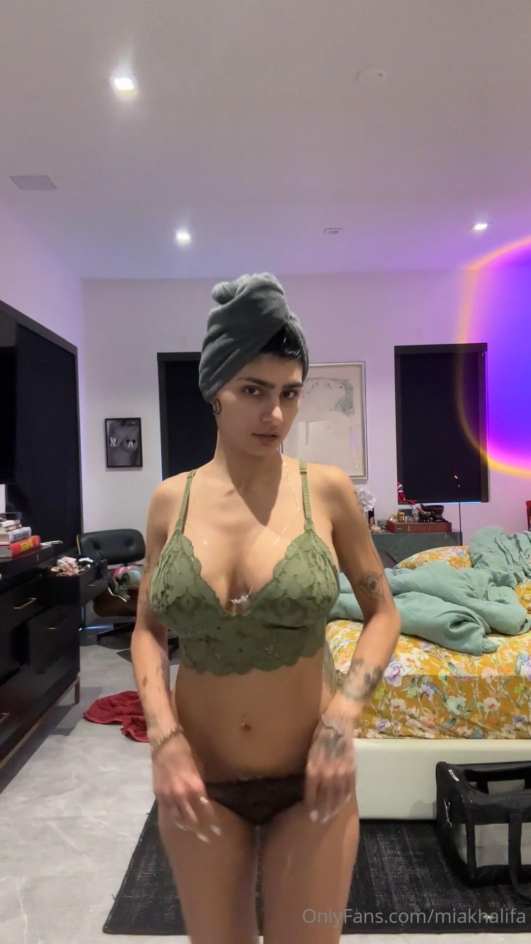 Mia Khalifa Nude Dressing OnlyFans Video Leaked - Influencers GoneWild