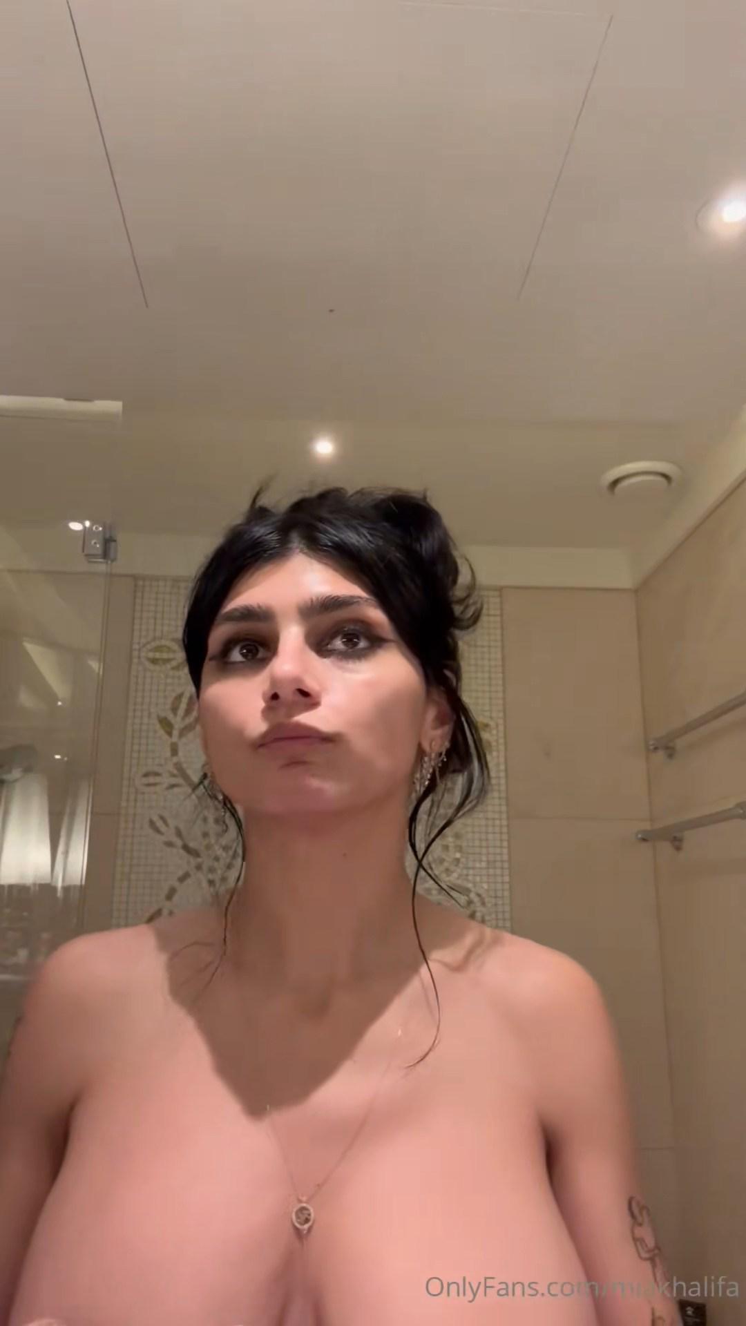Mia Khalifa Nude Face Wash OnlyFans Livestream Leaked - Influencers GoneWild