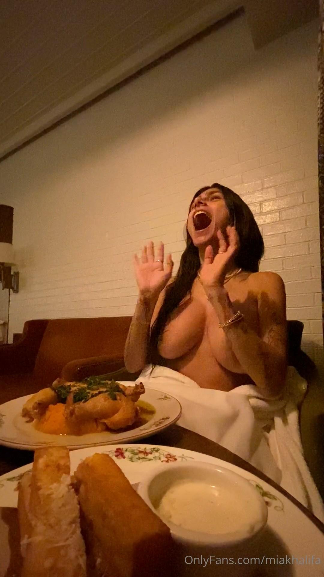 Mia Khalifa Nude Dinner OnlyFans Livestream Leaked Influencers  